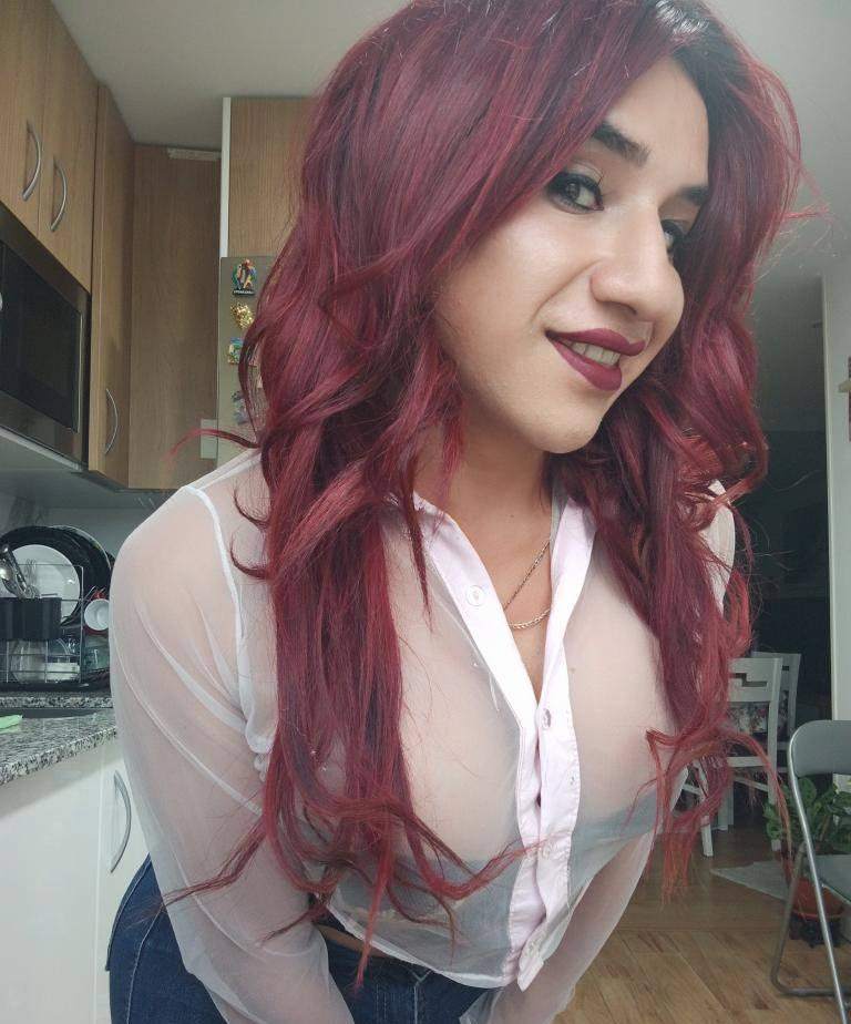 Hola soy una chica muy  el rojo  de mi cabello se expande por